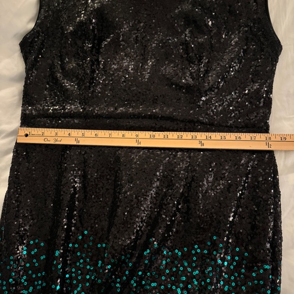 Gorgeous Evening Gown - Black to Green Ombre - Picture 8 of 11